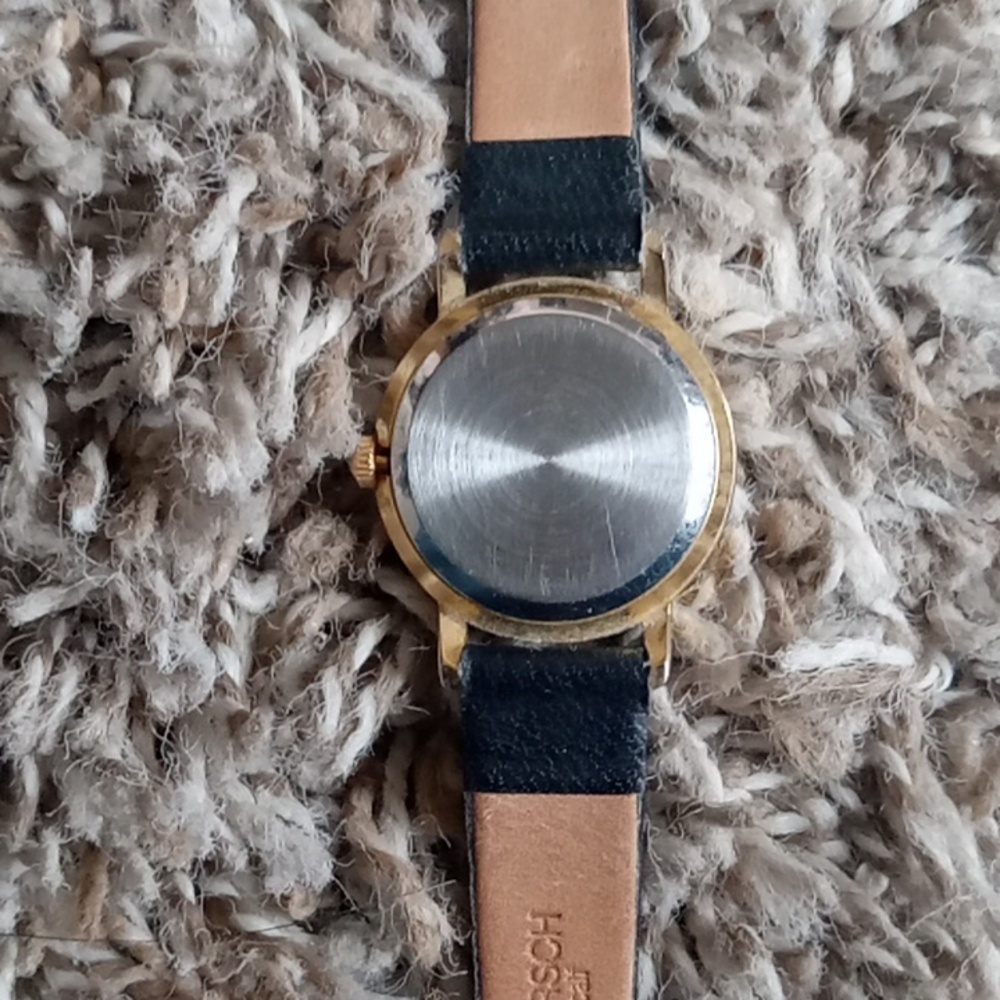 Gorgeous GUCCI Vintage black leather band watch. - Picture 8 of 8
